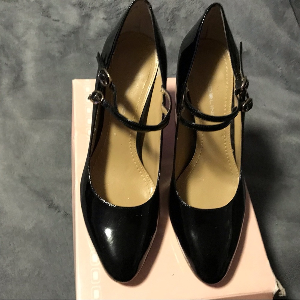 Bandolino Black Patent Mary Jane Heels EUC
